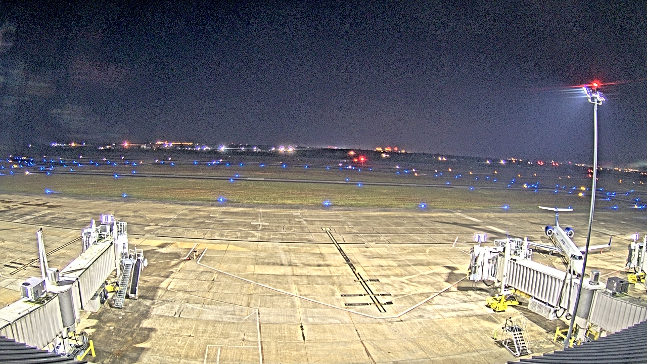 Thumbnail for current weather camera view from Lake Charles Rgnl Arpt terminal bldg in Lake Charles, Louisiana
