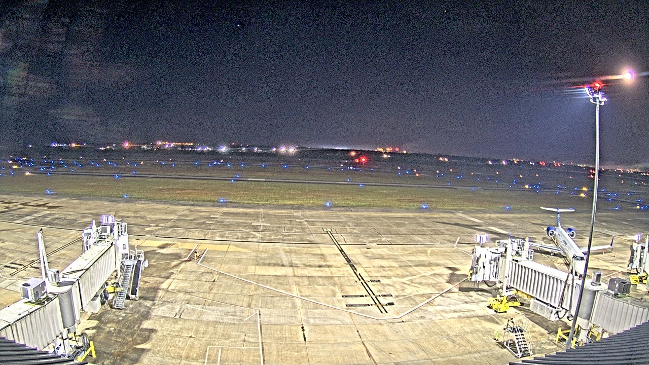 Thumbnail for current weather camera view from Lake Charles Rgnl Arpt terminal bldg in Lake Charles, Louisiana