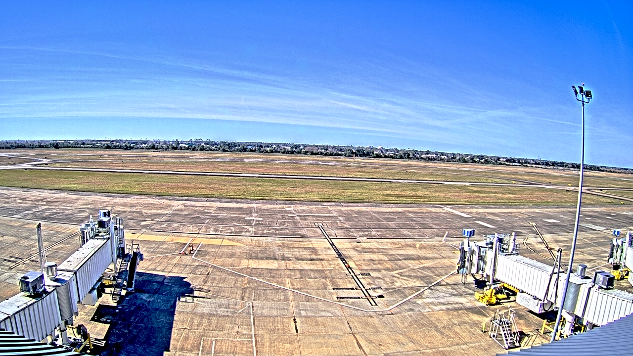 Thumbnail for current weather camera view from Lake Charles Rgnl Arpt terminal bldg in Lake Charles, Louisiana