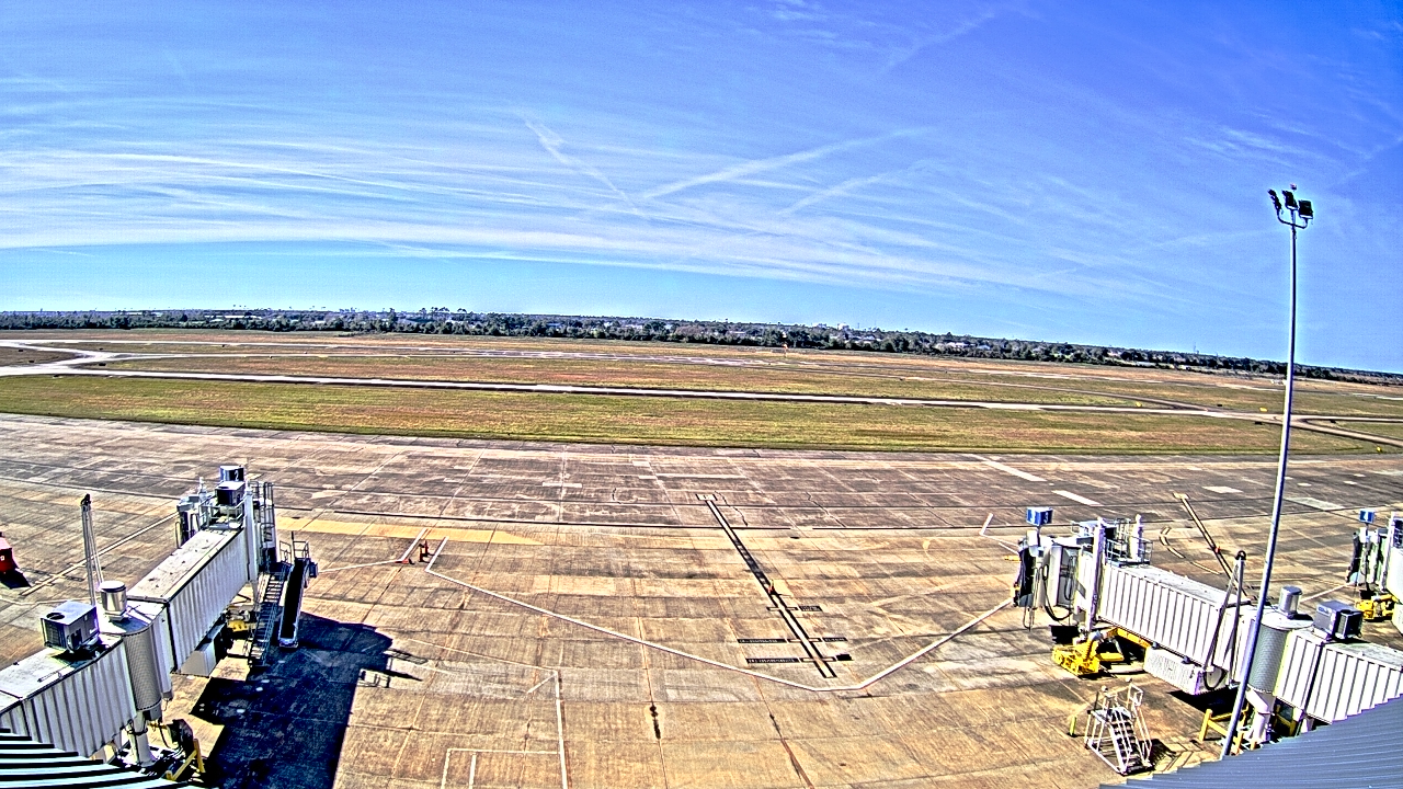 Thumbnail for current weather camera view from Lake Charles Rgnl Arpt terminal bldg in Lake Charles, Louisiana