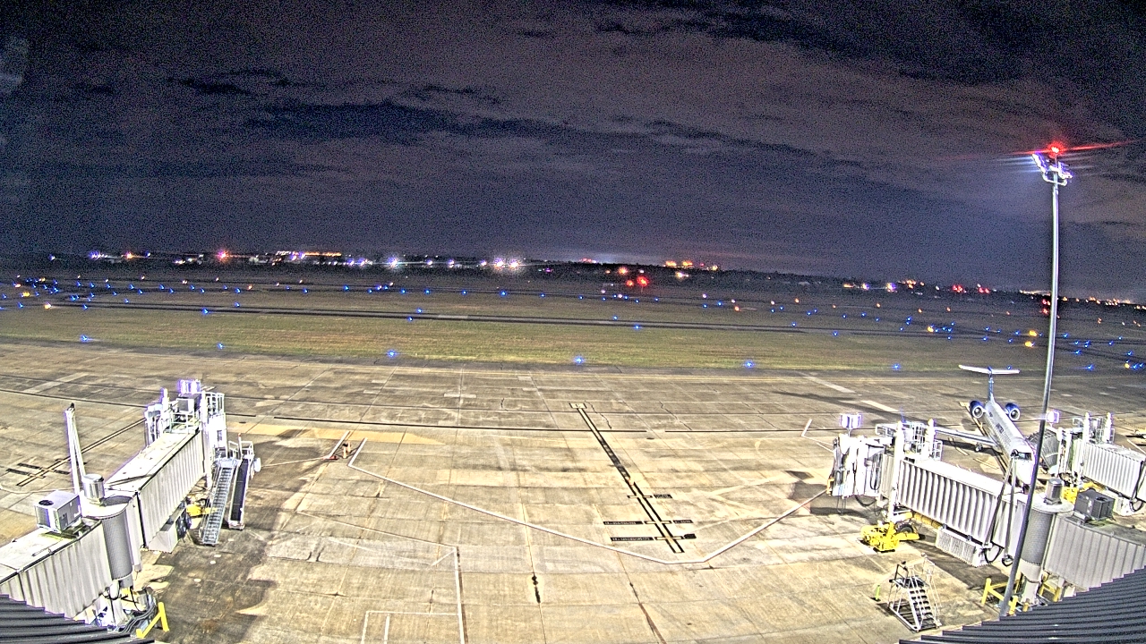 Thumbnail for current weather camera view from Lake Charles Rgnl Arpt terminal bldg in Lake Charles, Louisiana