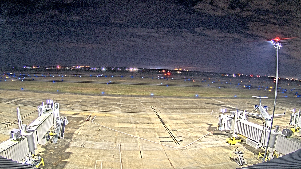 Thumbnail for current weather camera view from Lake Charles Rgnl Arpt terminal bldg in Lake Charles, Louisiana