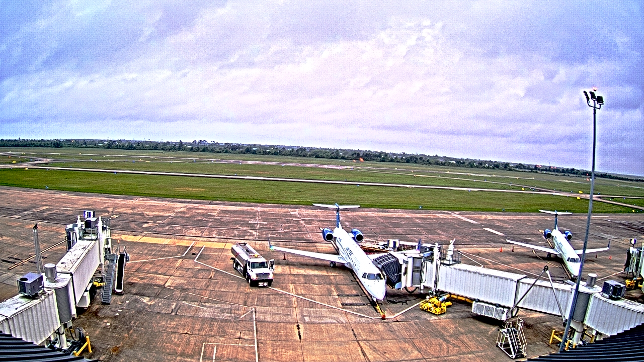 Thumbnail for current weather camera view from Lake Charles Rgnl Arpt terminal bldg in Lake Charles, Louisiana