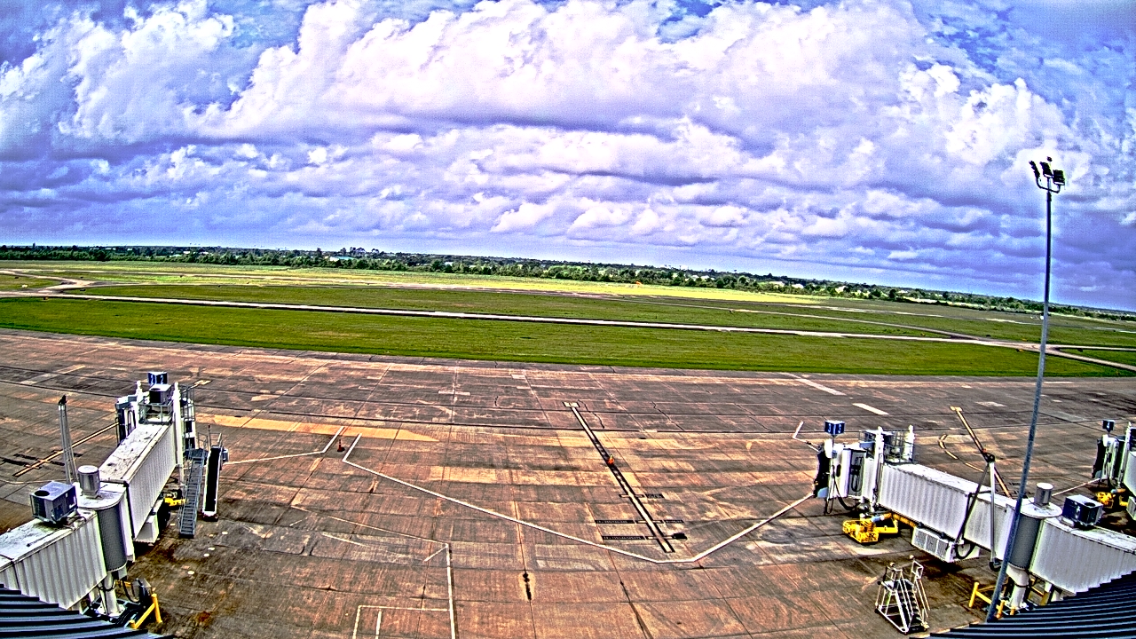 Thumbnail for current weather camera view from Lake Charles Rgnl Arpt terminal bldg in Lake Charles, Louisiana