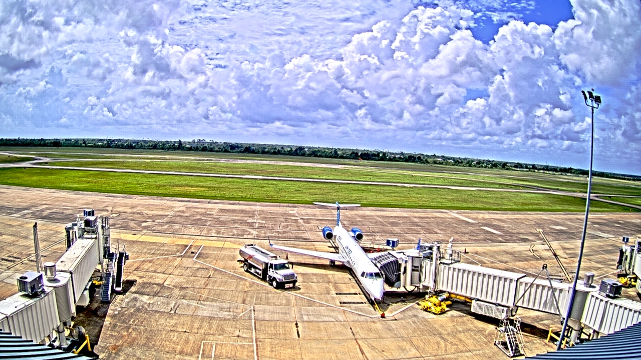 Thumbnail for current weather camera view from Lake Charles Rgnl Arpt terminal bldg in Lake Charles, Louisiana
