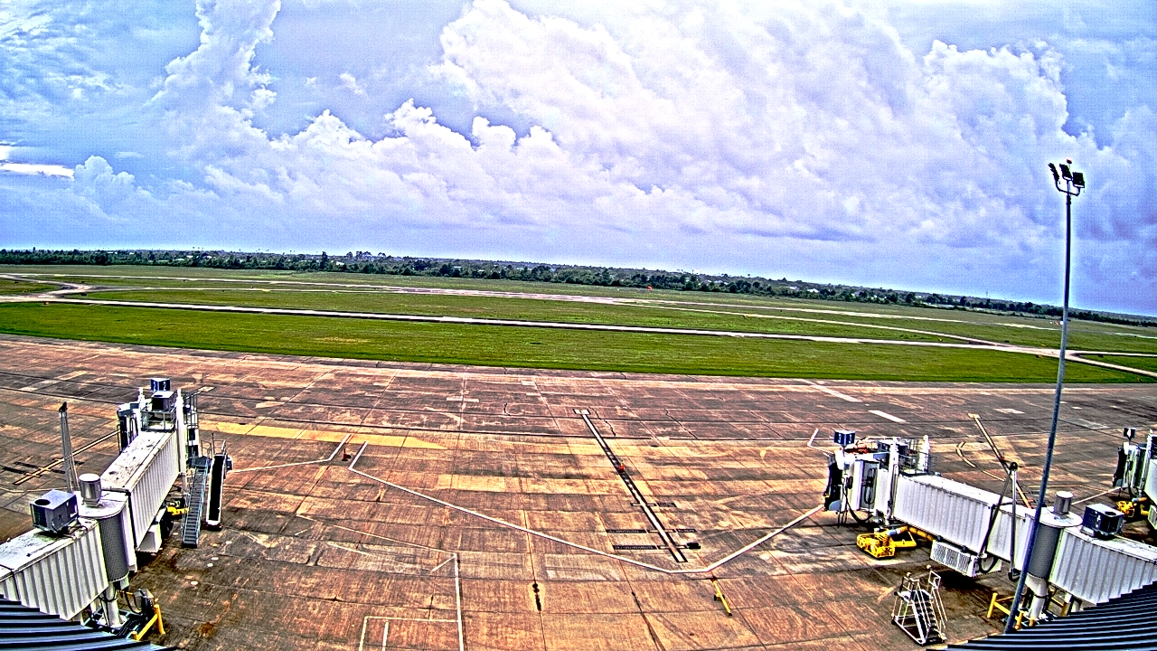 Thumbnail for current weather camera view from Lake Charles Rgnl Arpt terminal bldg in Lake Charles, Louisiana