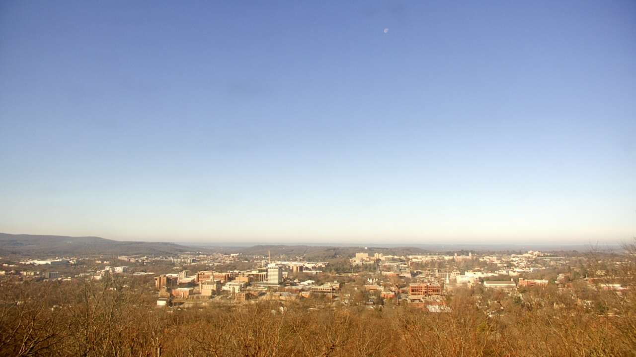 Thumbnail for current weather camera view from Mt. Sequoyah in Fayetteville, Arkansas