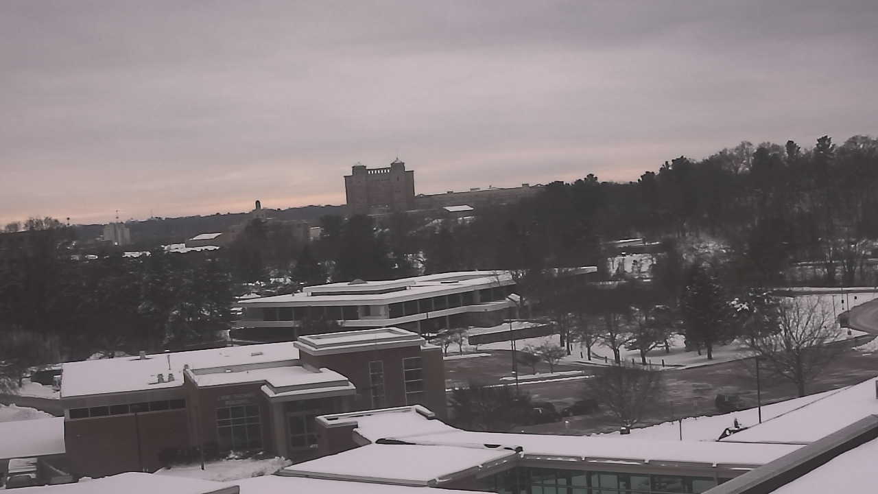Thumbnail for current weather camera view from Kellogg Community College in Battle Creek, Michigan