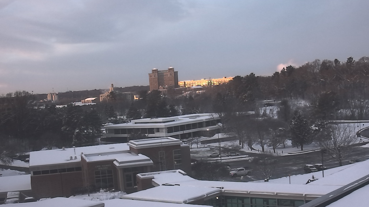 Thumbnail for current weather camera view from Kellogg Community College in Battle Creek, Michigan