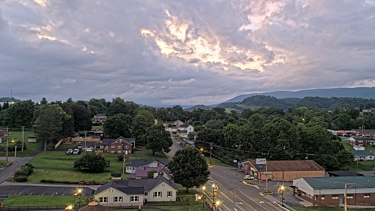 Thumbnail for current weather camera view from Russell County Courthouse in Lebanon, Virginia