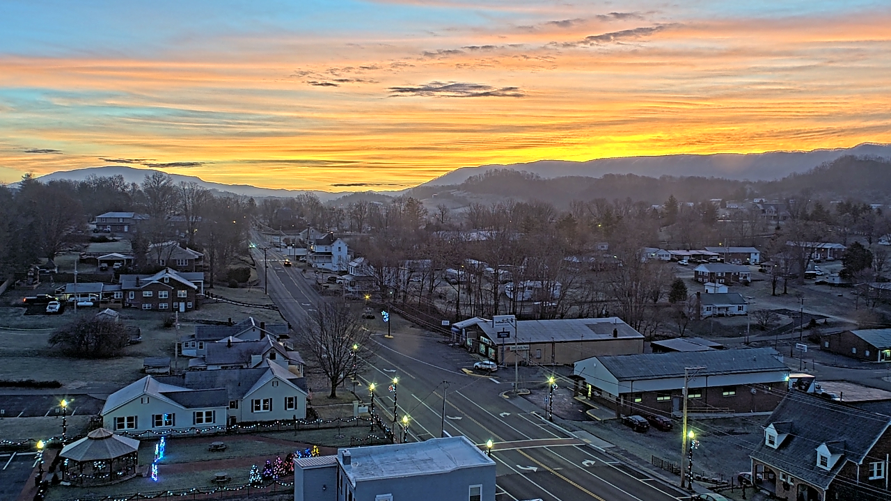 Thumbnail for current weather camera view from Russell County Courthouse in Lebanon, Virginia