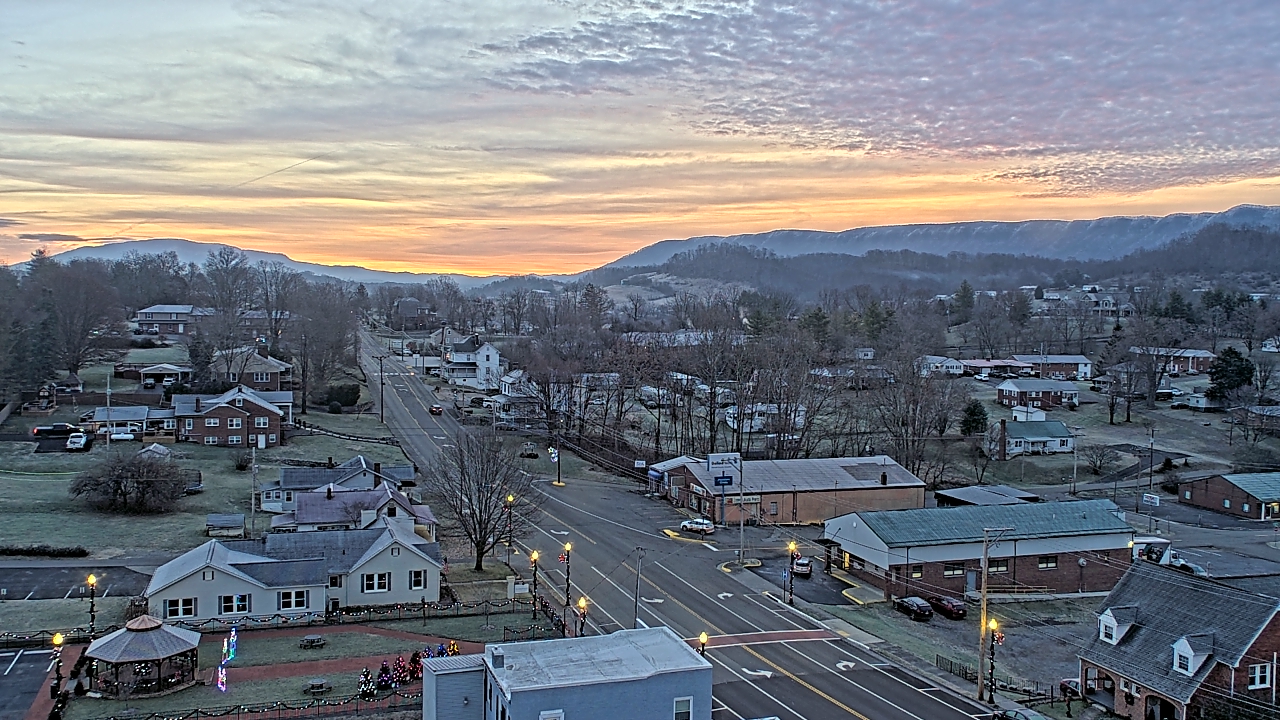 Thumbnail for current weather camera view from Russell County Courthouse in Lebanon, Virginia