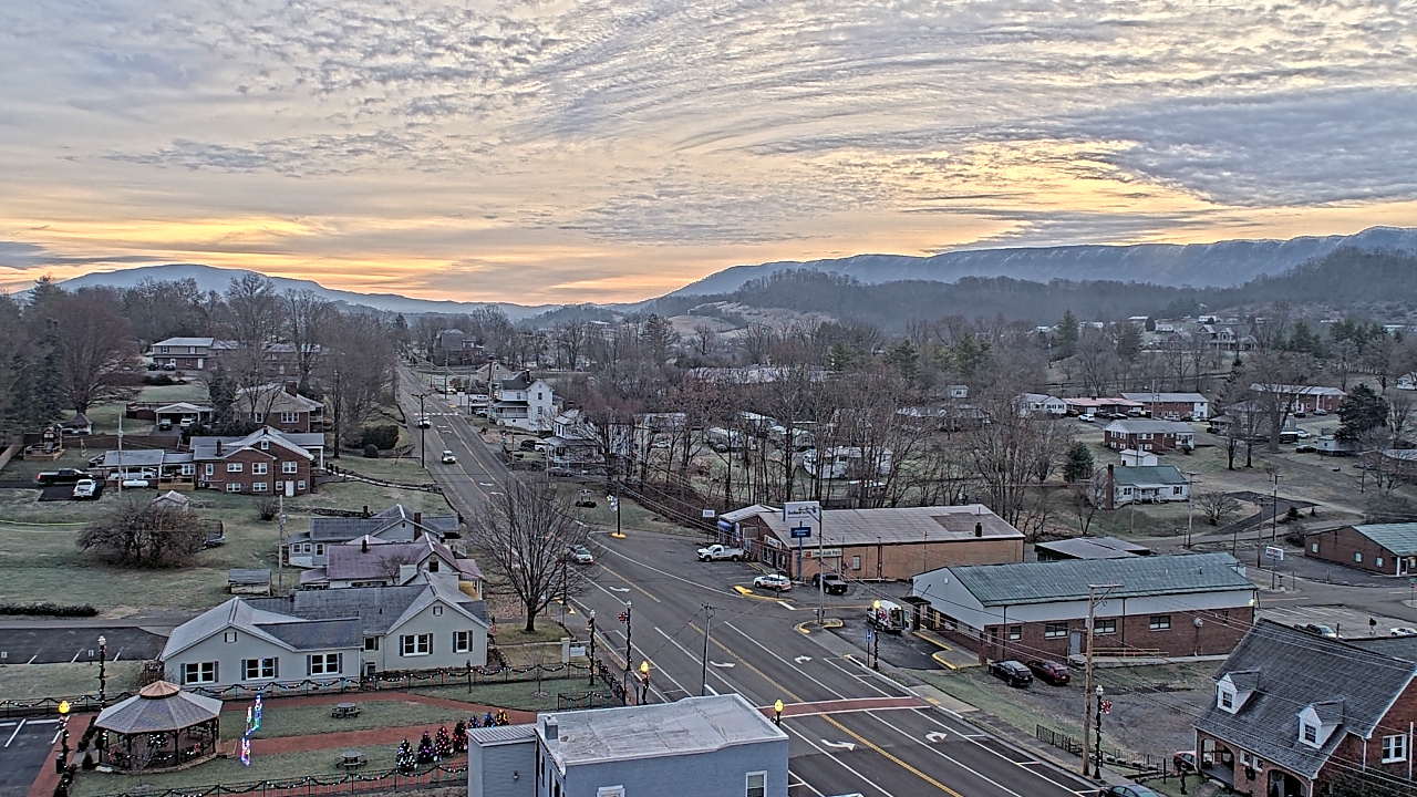 Thumbnail for current weather camera view from Russell County Courthouse in Lebanon, Virginia