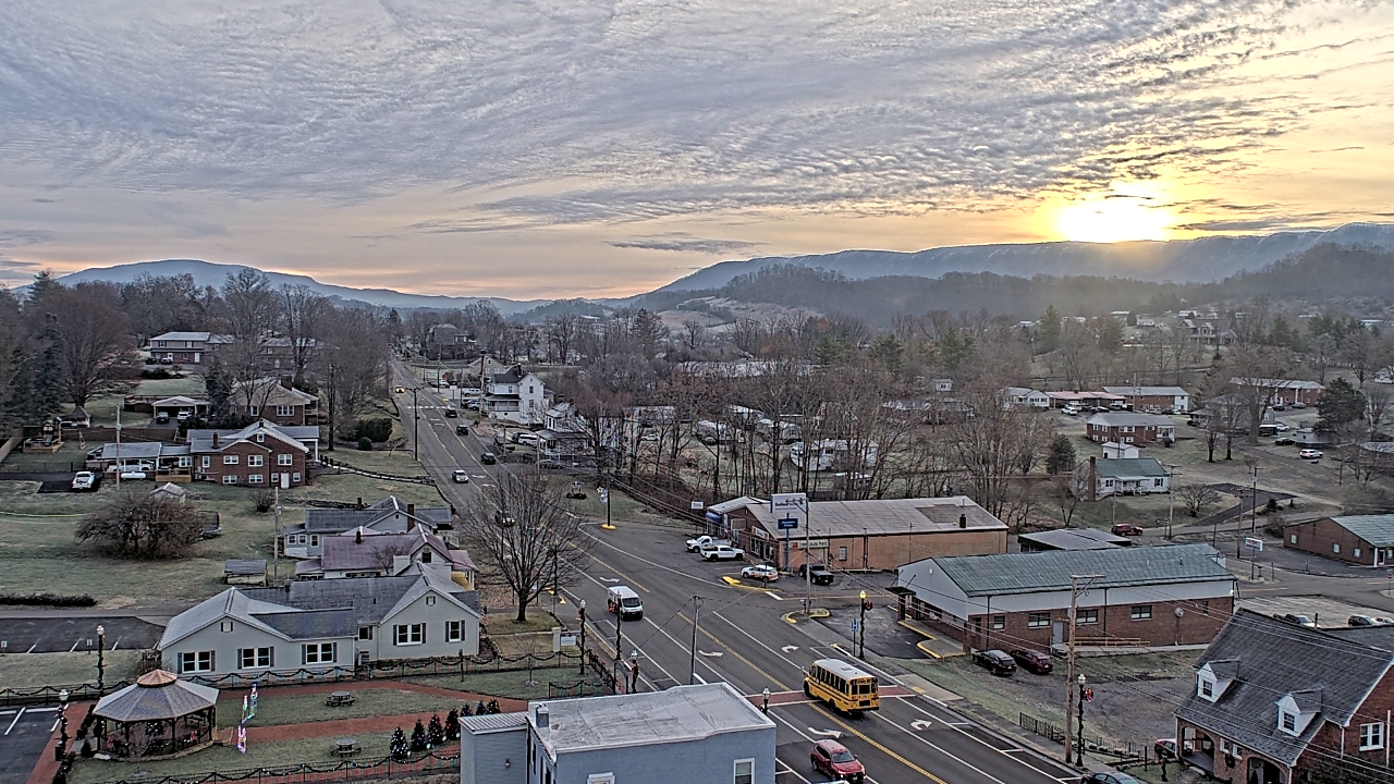 Thumbnail for current weather camera view from Russell County Courthouse in Lebanon, Virginia