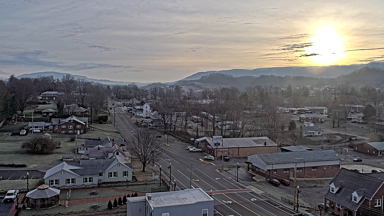 Thumbnail for current weather camera view from Russell County Courthouse in Lebanon, Virginia