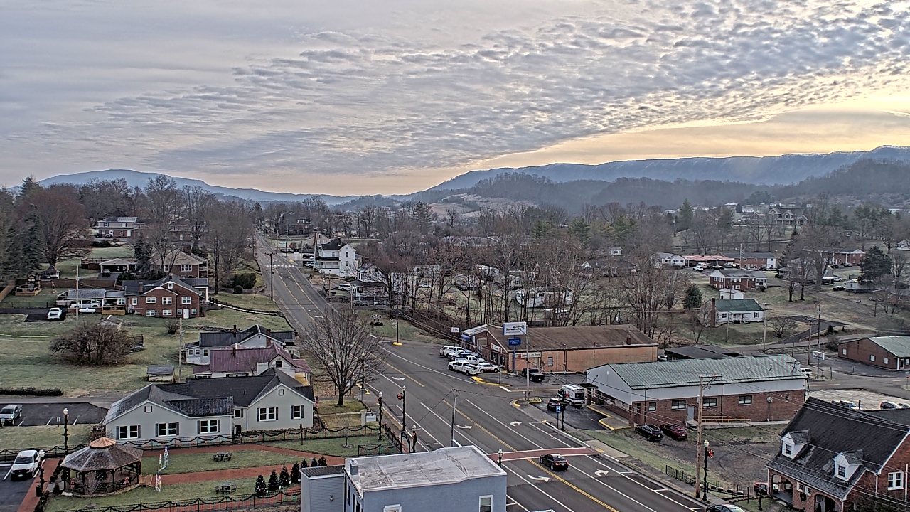 Thumbnail for current weather camera view from Russell County Courthouse in Lebanon, Virginia