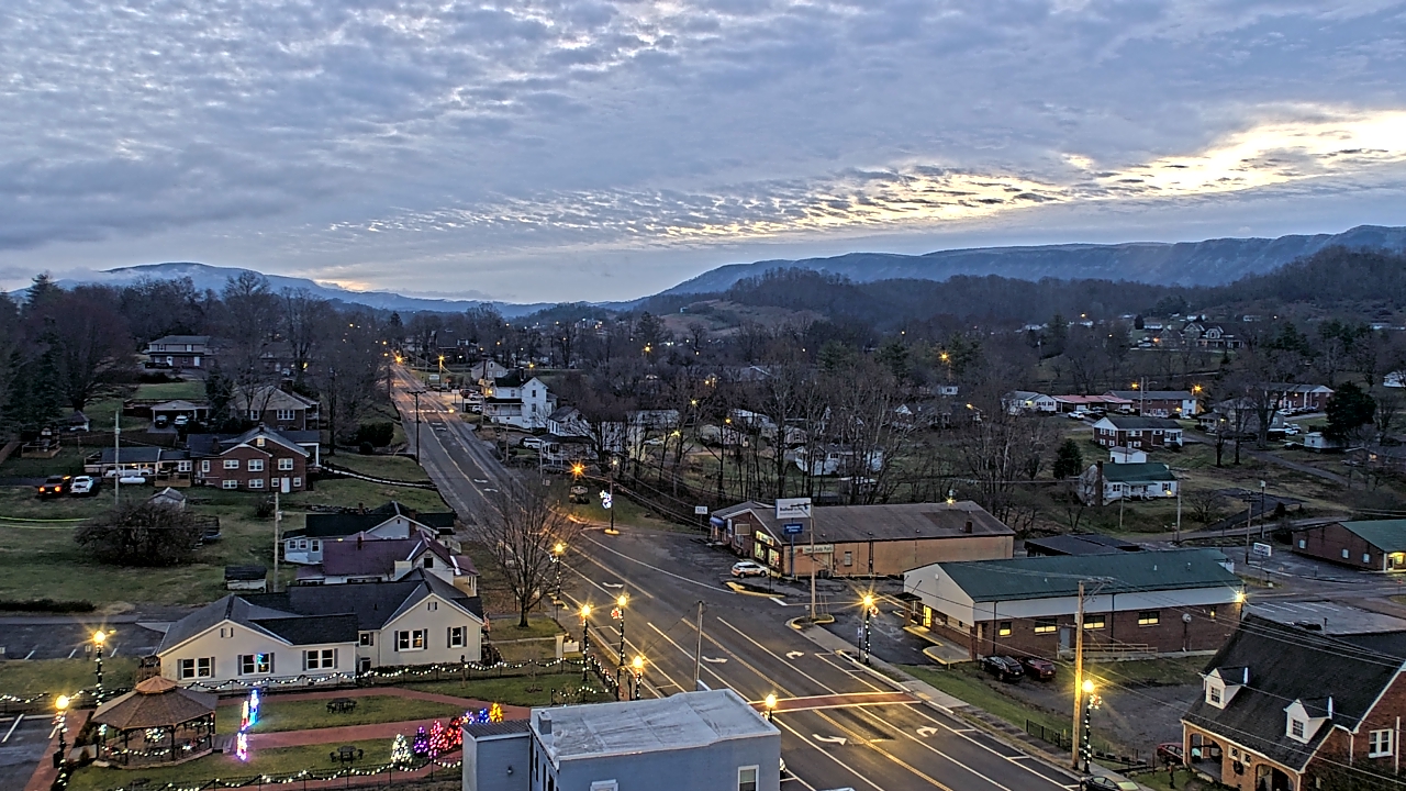 Thumbnail for current weather camera view from Russell County Courthouse in Lebanon, Virginia