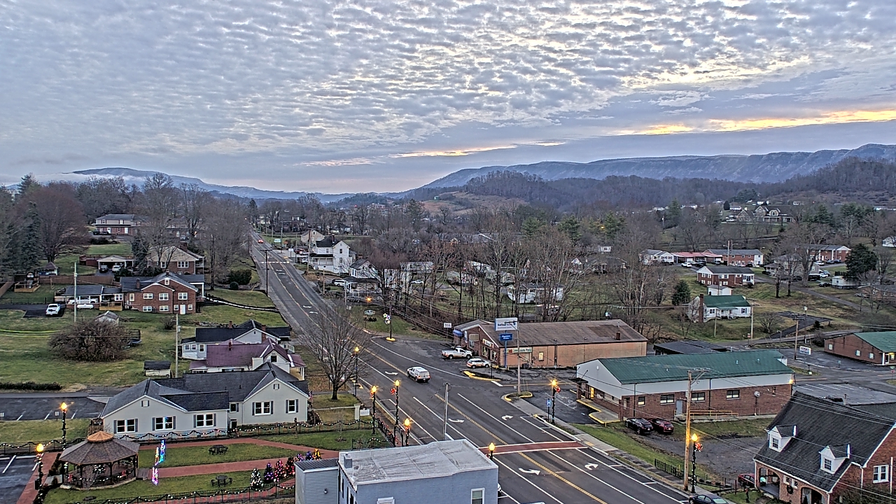 Thumbnail for current weather camera view from Russell County Courthouse in Lebanon, Virginia