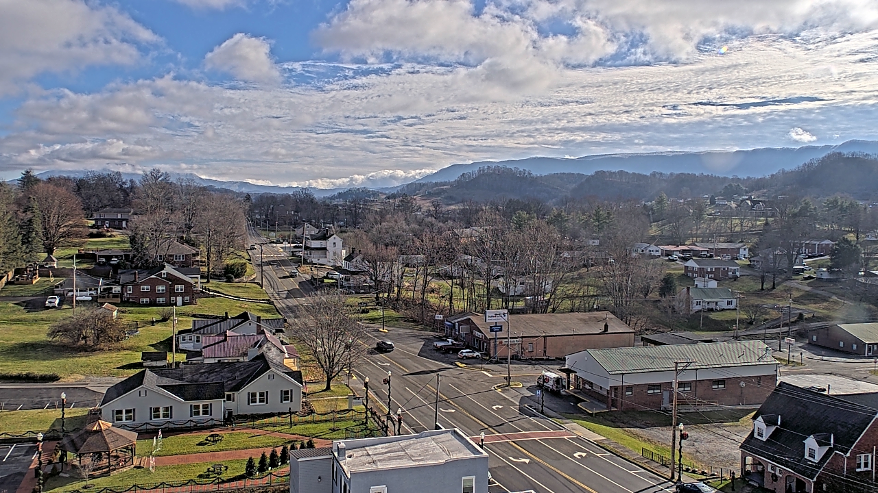 Thumbnail for current weather camera view from Russell County Courthouse in Lebanon, Virginia