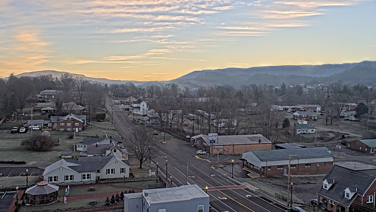 Thumbnail for current weather camera view from Russell County Courthouse in Lebanon, Virginia