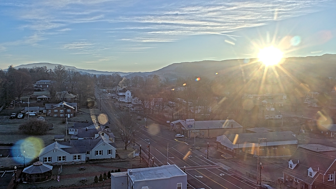 Thumbnail for current weather camera view from Russell County Courthouse in Lebanon, Virginia