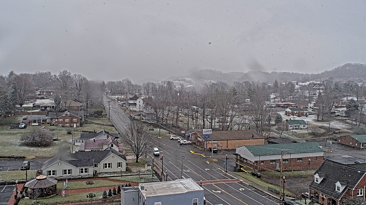 Thumbnail for current weather camera view from Russell County Courthouse in Lebanon, Virginia