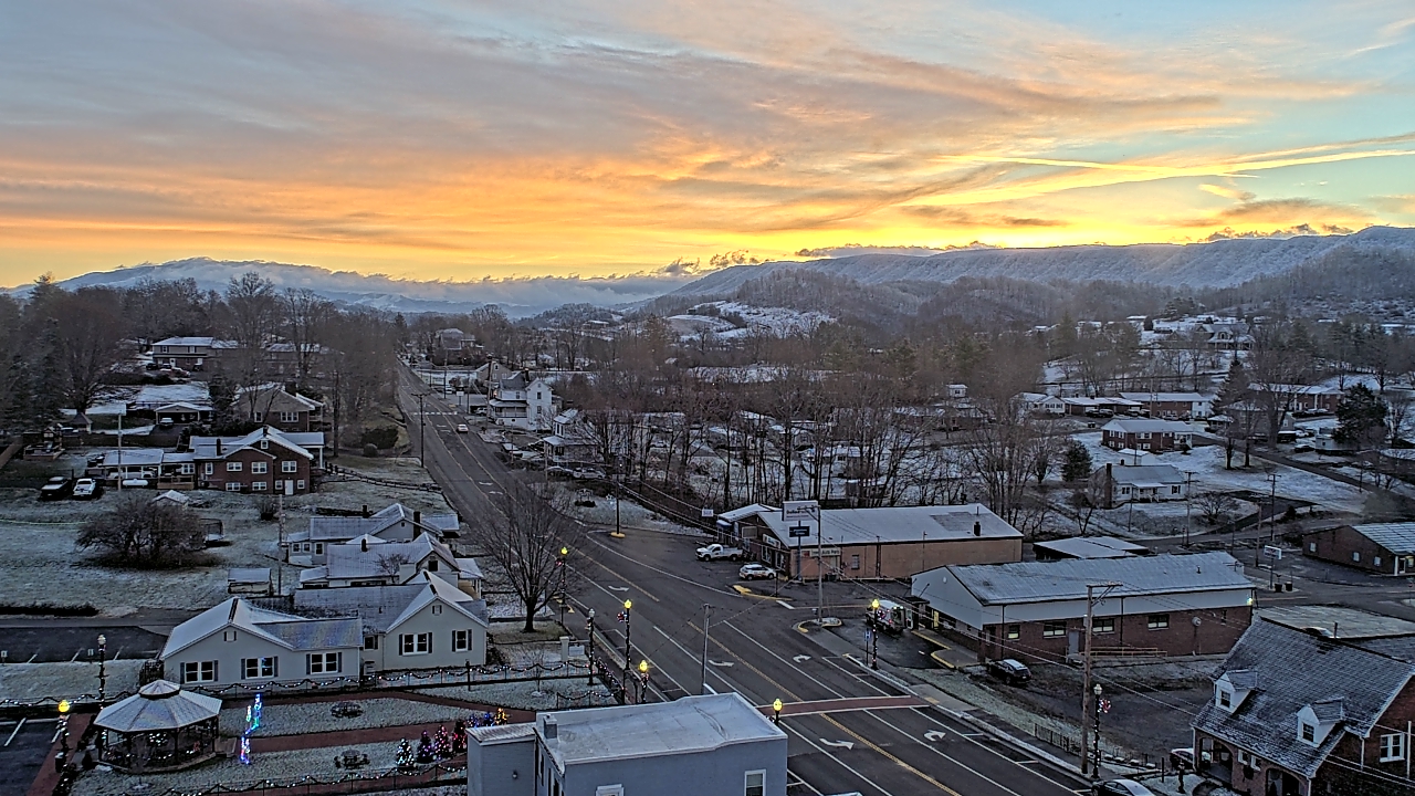 Thumbnail for current weather camera view from Russell County Courthouse in Lebanon, Virginia