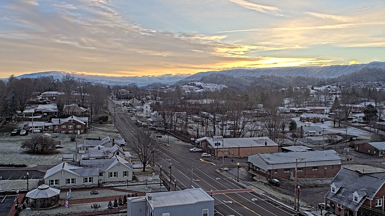 Thumbnail for current weather camera view from Russell County Courthouse in Lebanon, Virginia