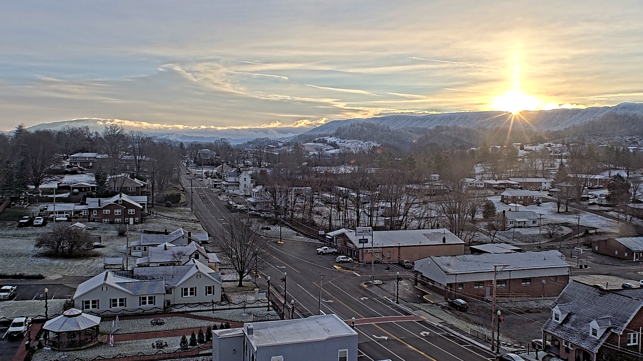 Thumbnail for current weather camera view from Russell County Courthouse in Lebanon, Virginia
