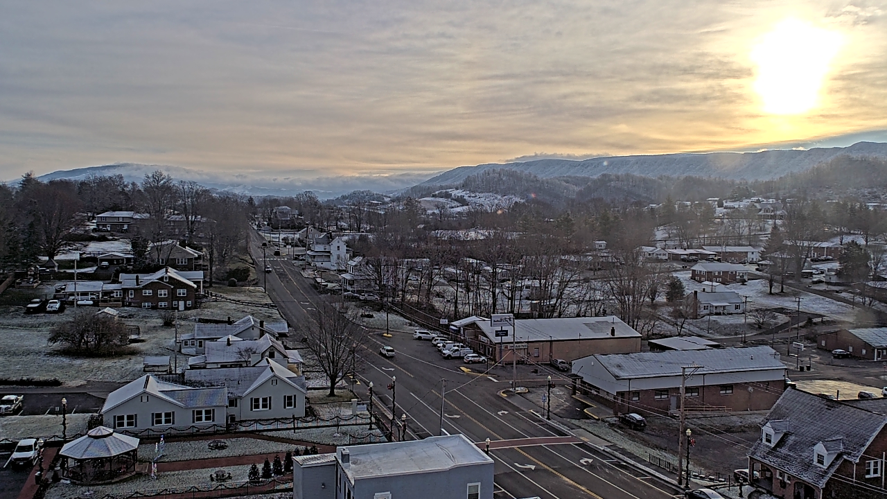 Thumbnail for current weather camera view from Russell County Courthouse in Lebanon, Virginia