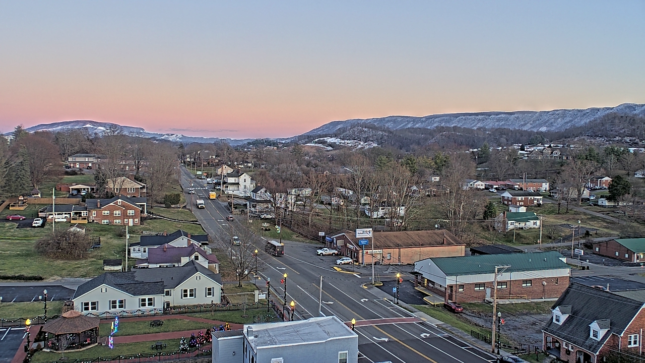 Thumbnail for current weather camera view from Russell County Courthouse in Lebanon, Virginia