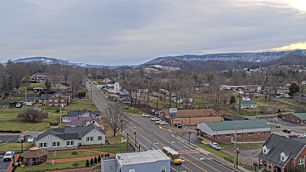 Thumbnail for current weather camera view from Russell County Courthouse in Lebanon, Virginia