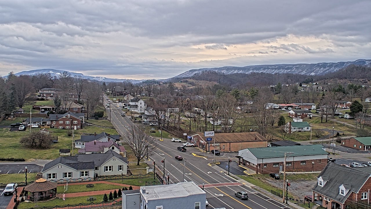 Thumbnail for current weather camera view from Russell County Courthouse in Lebanon, Virginia