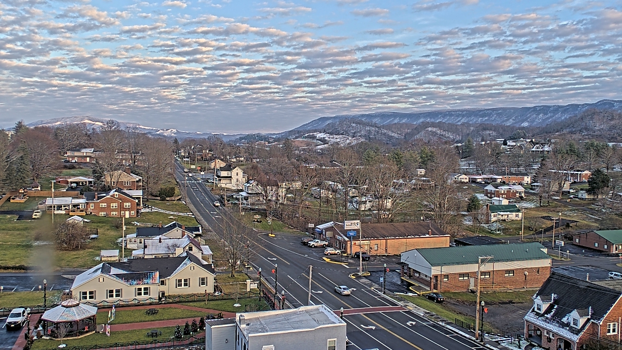 Thumbnail for current weather camera view from Russell County Courthouse in Lebanon, Virginia