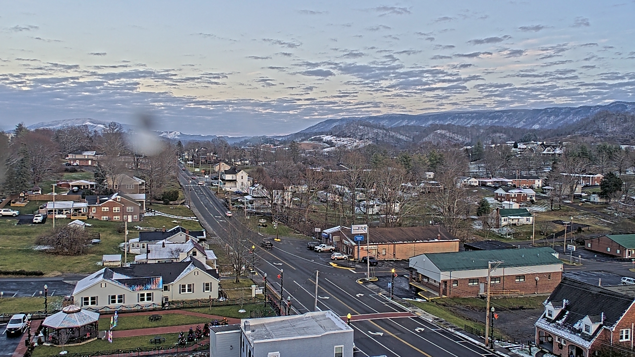 Thumbnail for current weather camera view from Russell County Courthouse in Lebanon, Virginia