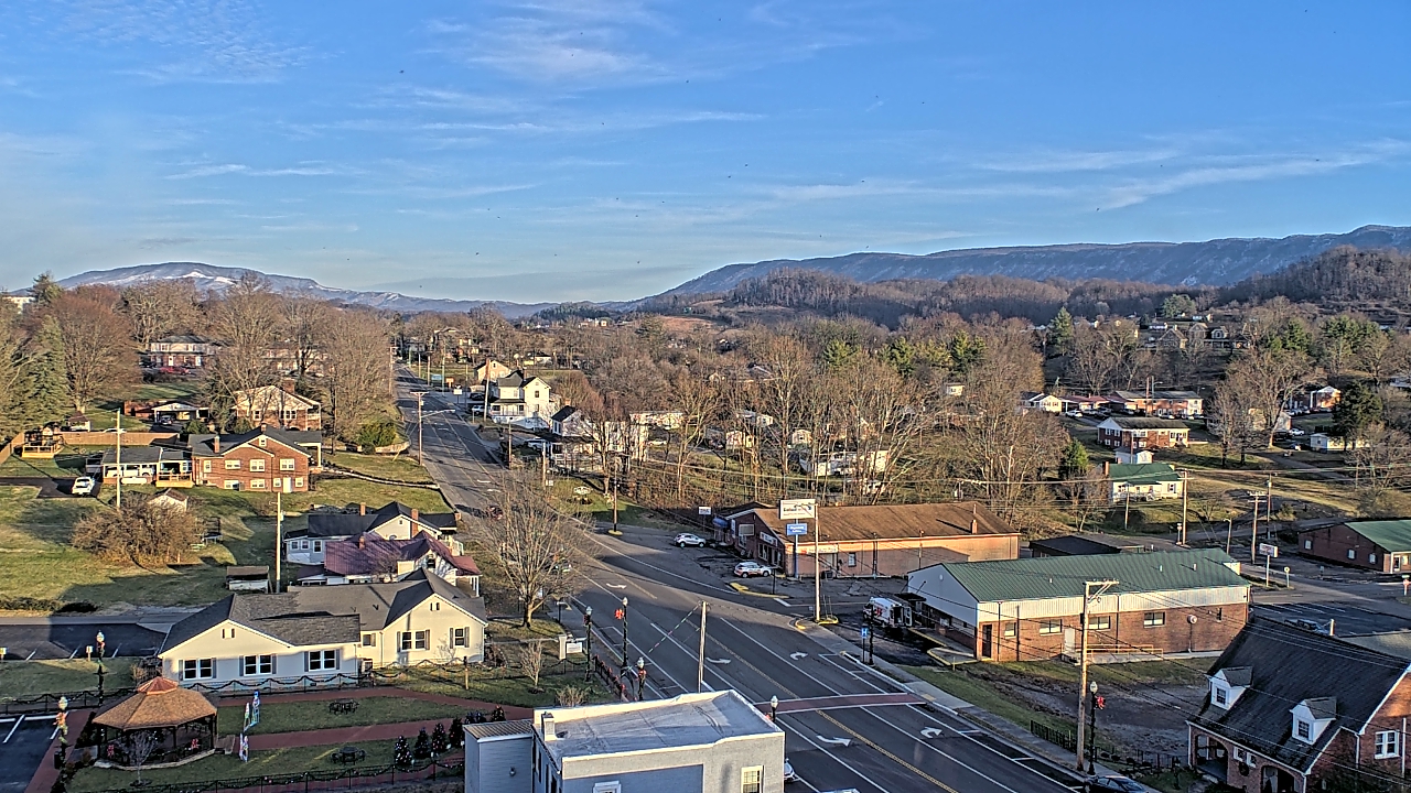 Thumbnail for current weather camera view from Russell County Courthouse in Lebanon, Virginia