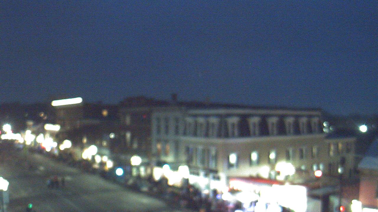 Thumbnail for current weather camera view from LCNB in Lebanon, Ohio