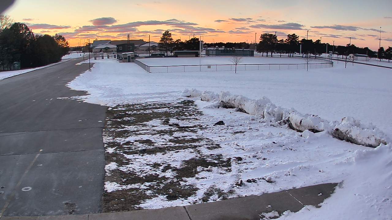 Thumbnail for current weather camera view from Laker ES in Pigeon, Michigan