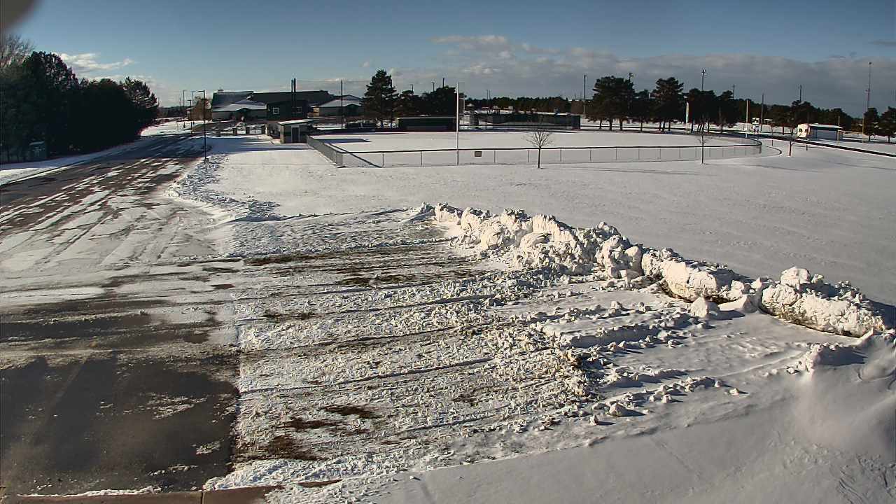 Thumbnail for current weather camera view from Laker ES in Pigeon, Michigan