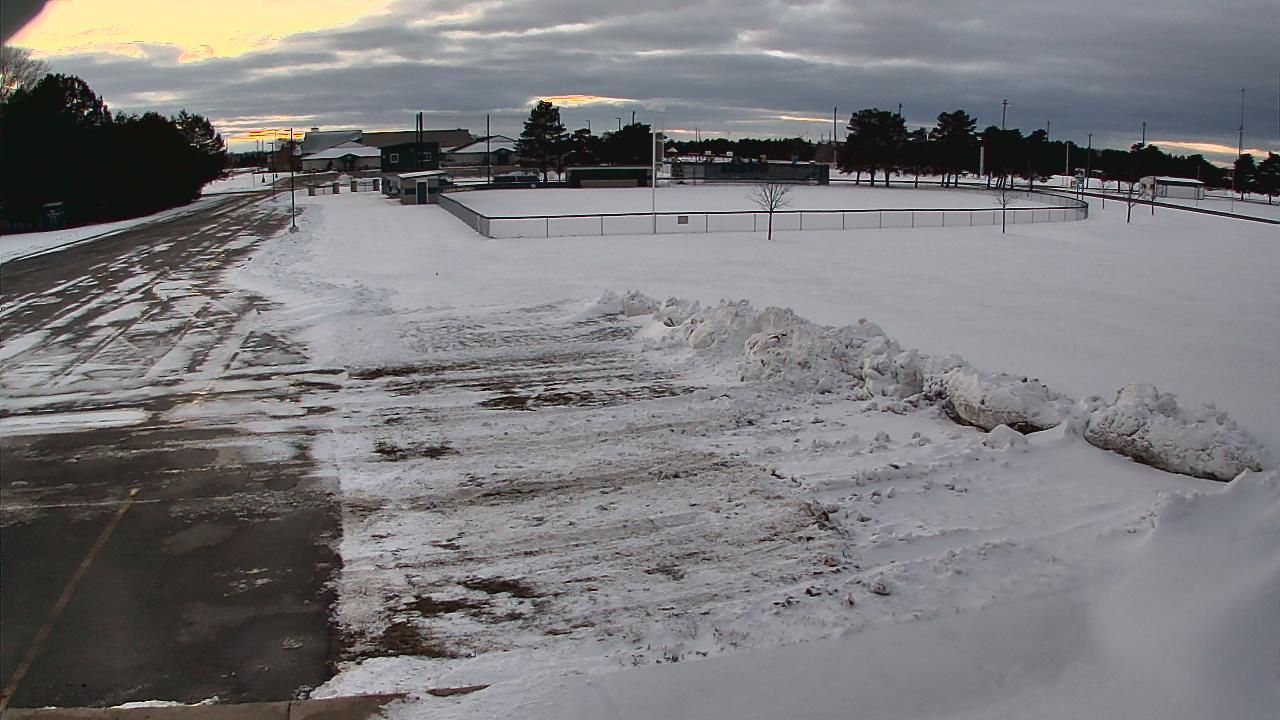 Thumbnail for current weather camera view from Laker ES in Pigeon, Michigan