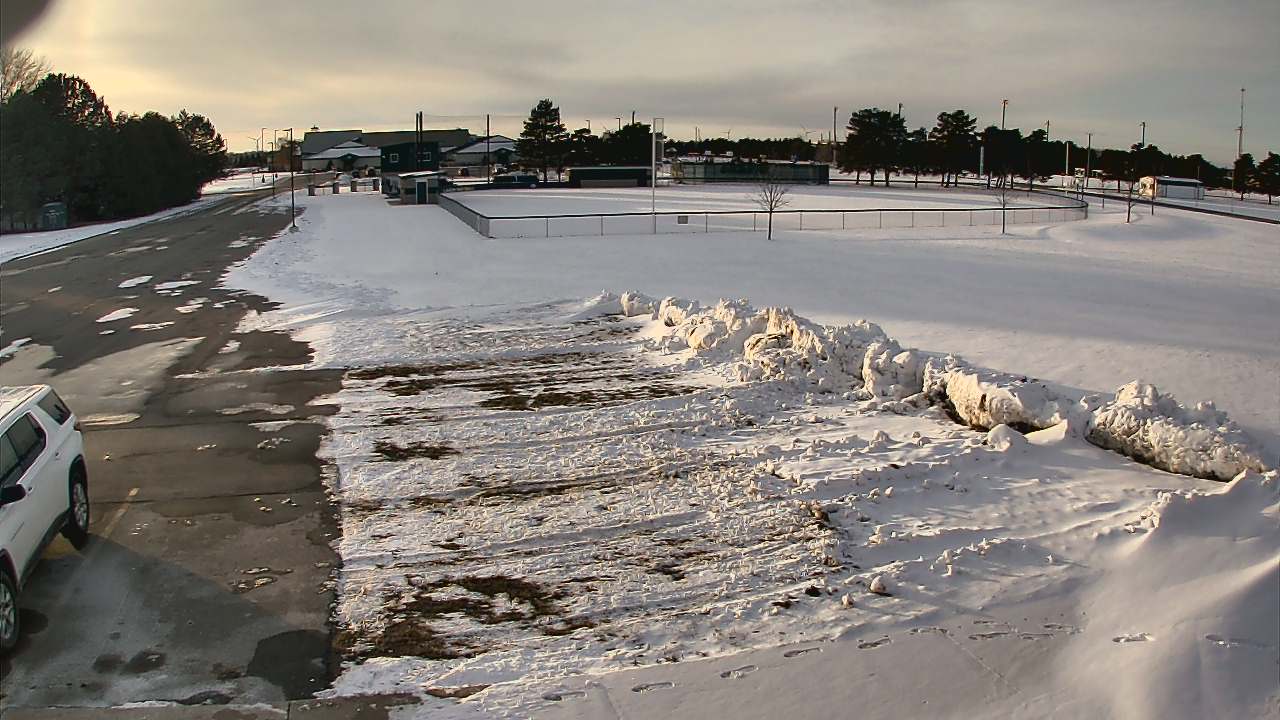 Thumbnail for current weather camera view from Laker ES in Pigeon, Michigan