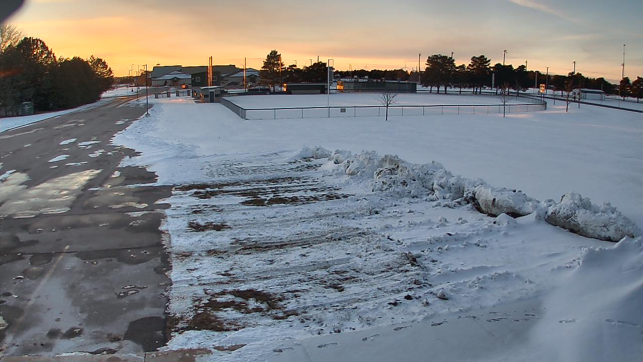 Thumbnail for current weather camera view from Laker ES in Pigeon, Michigan