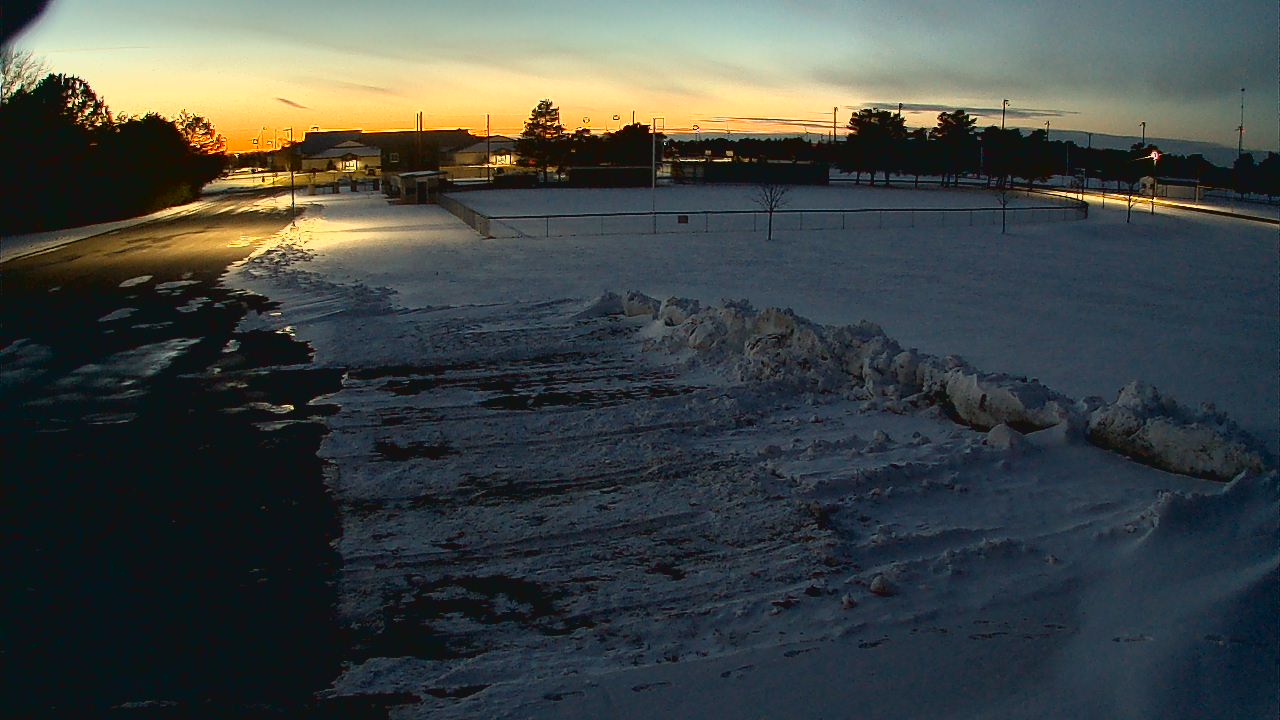 Thumbnail for current weather camera view from Laker ES in Pigeon, Michigan