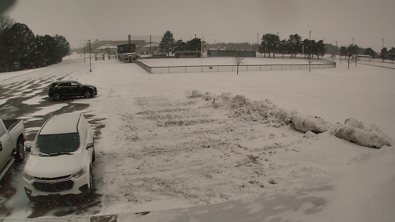 Thumbnail for current weather camera view from Laker ES in Pigeon, Michigan