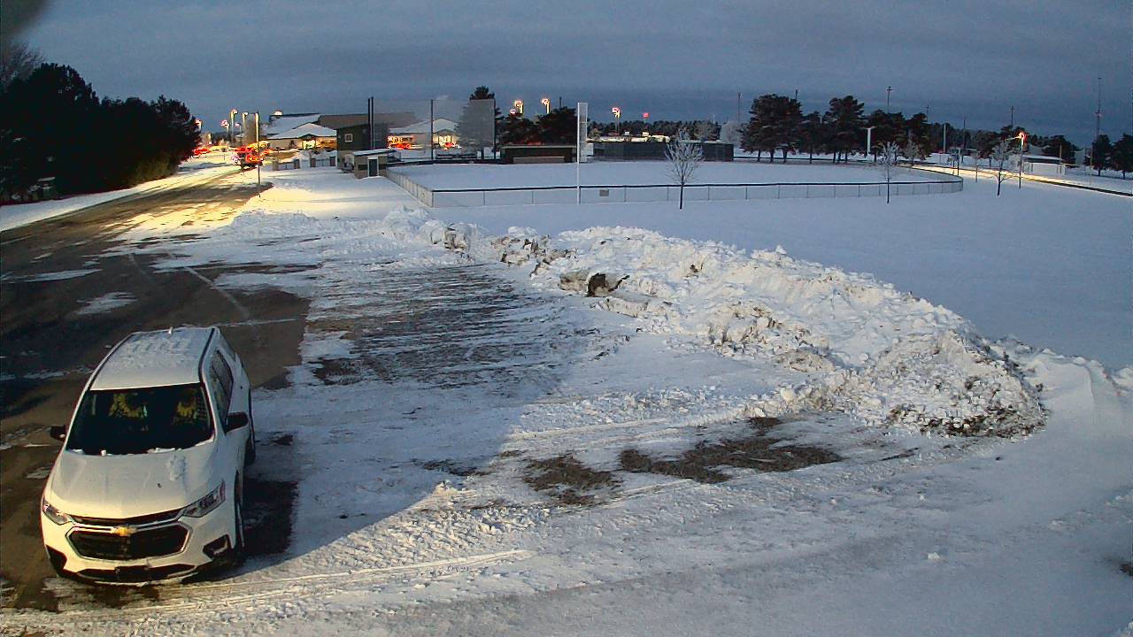 Thumbnail for current weather camera view from Laker ES in Pigeon, Michigan