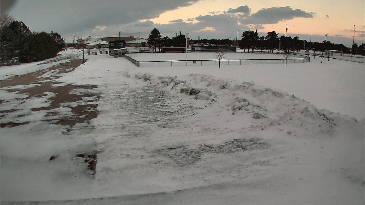 Thumbnail for current weather camera view from Laker ES in Pigeon, Michigan
