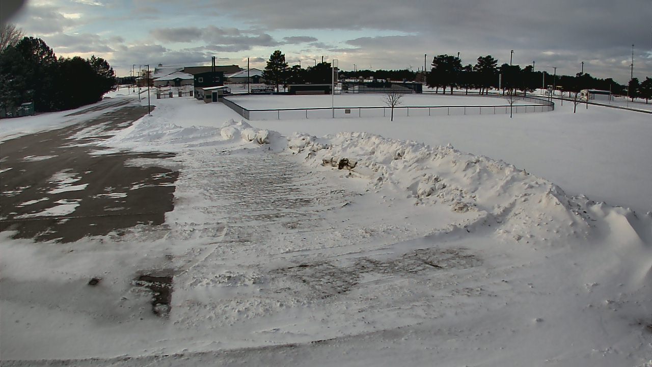 Thumbnail for current weather camera view from Laker ES in Pigeon, Michigan