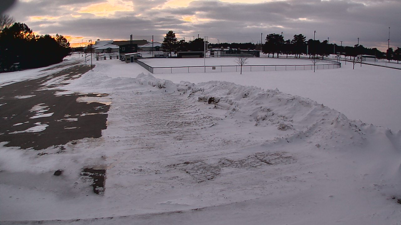 Thumbnail for current weather camera view from Laker ES in Pigeon, Michigan