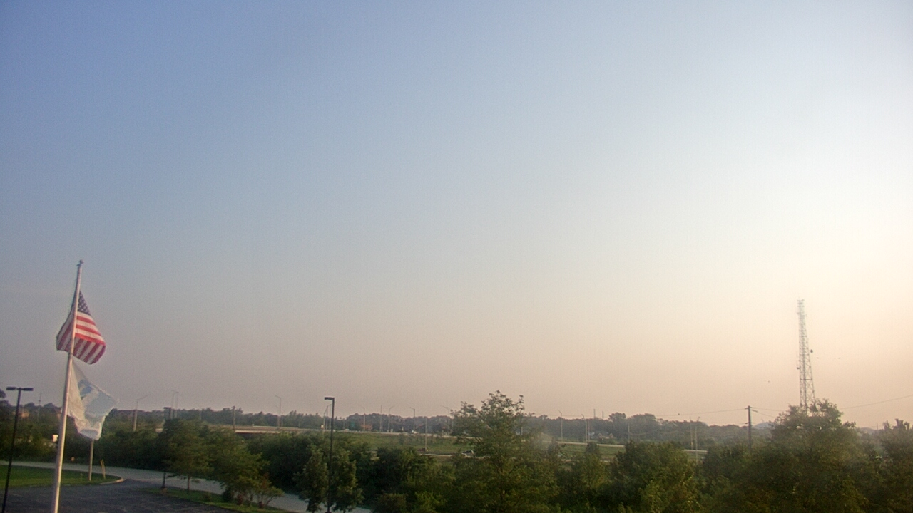 Thumbnail for current weather camera view from Lemont Twp Community Center in Lemont, Illinois
