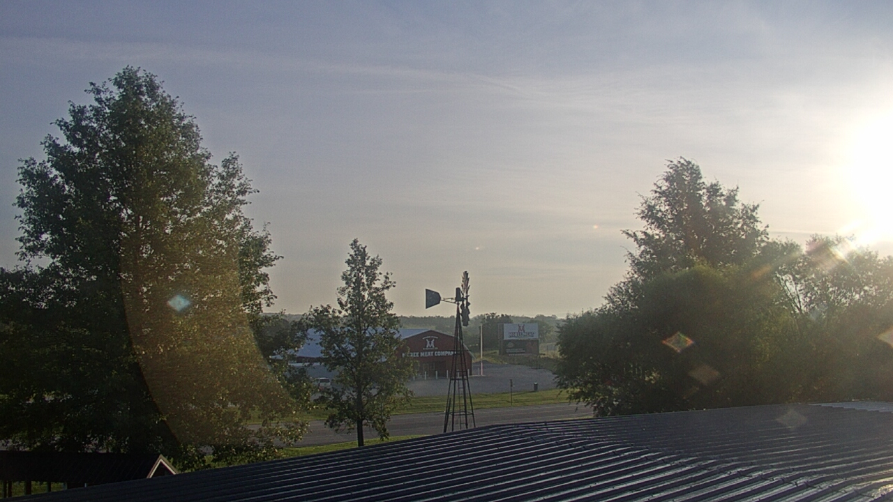 Thumbnail for current weather camera view from Amish Country Store in Lamoni, Iowa